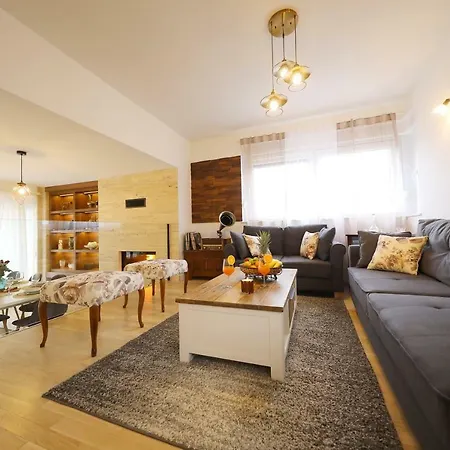 Bellavista Apartment *